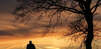 Alter im Sonnenuntergang