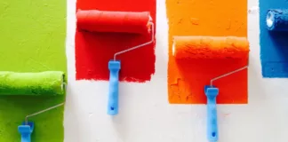 Farben und Pinsel