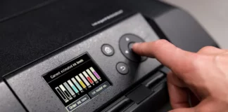 Bedienpanel eines Canon imagePROGRAF