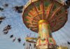Kirmes Kettenkarussell auf Jahrmarkt