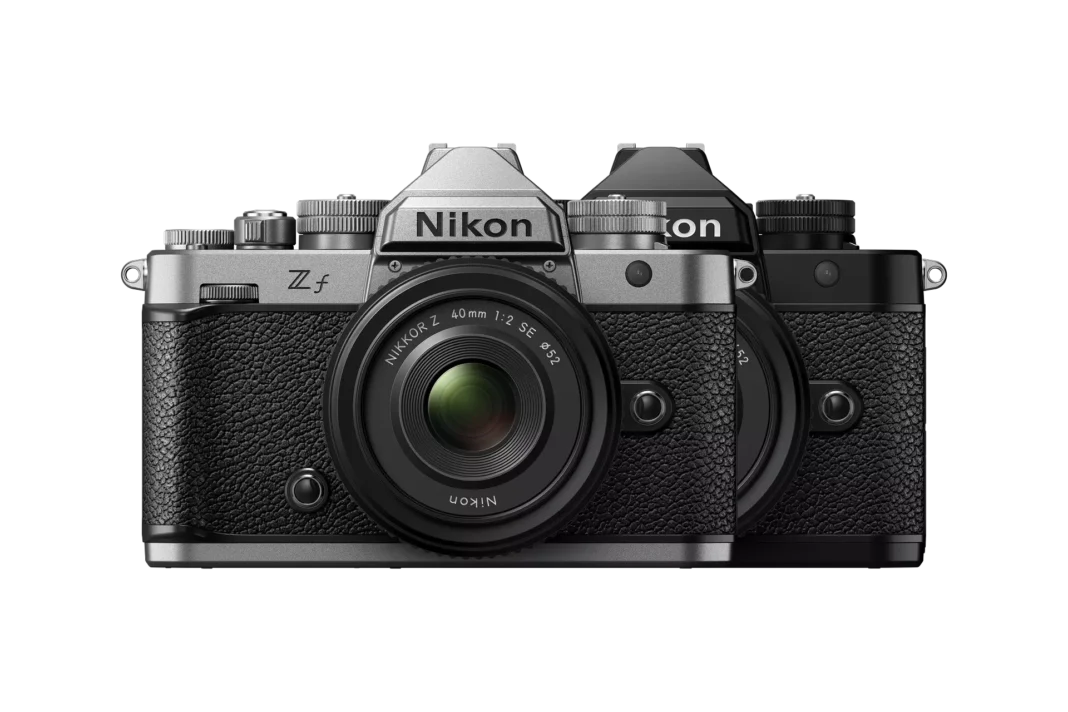 Nikon Z f silber