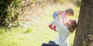 Familienporträt in der Natur